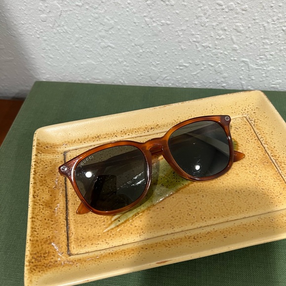 Gucci GG0154SA Sunglasses - Picture 4 of 9